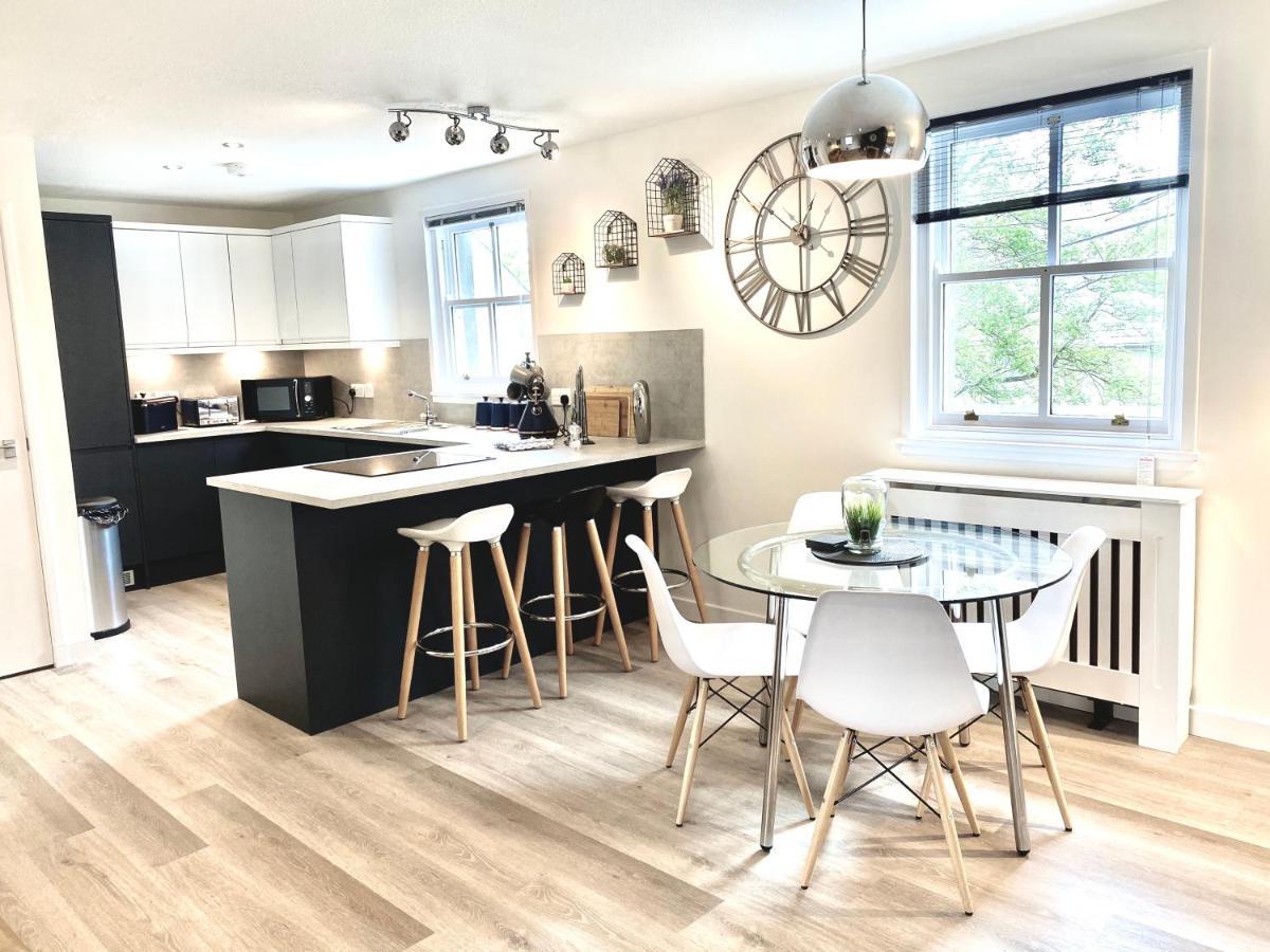 Stylish Central 2 Bedroom Apartment - Free Parking, Free Wifi Оркні Екстер'єр фото