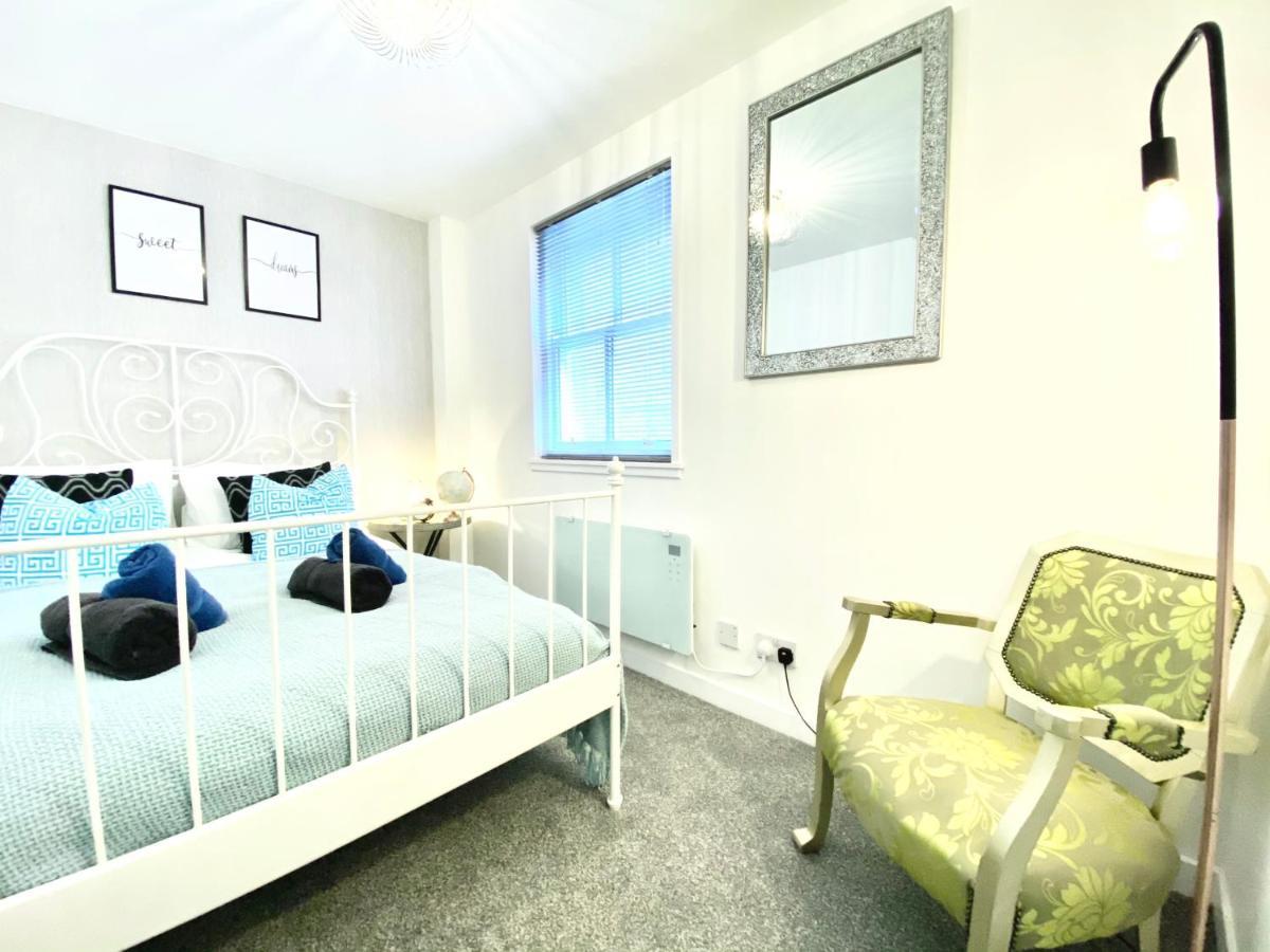 Stylish Central 2 Bedroom Apartment - Free Parking, Free Wifi Оркні Екстер'єр фото