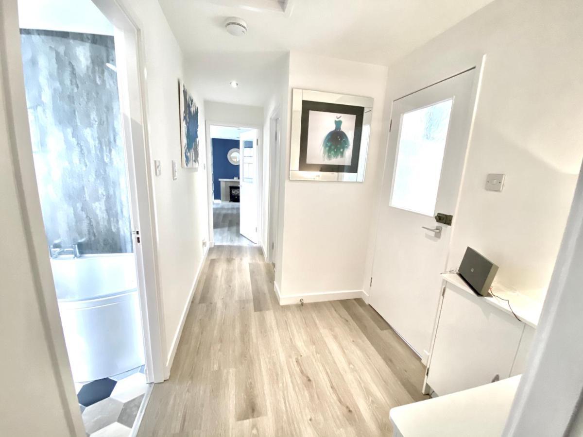 Stylish Central 2 Bedroom Apartment - Free Parking, Free Wifi Оркні Екстер'єр фото