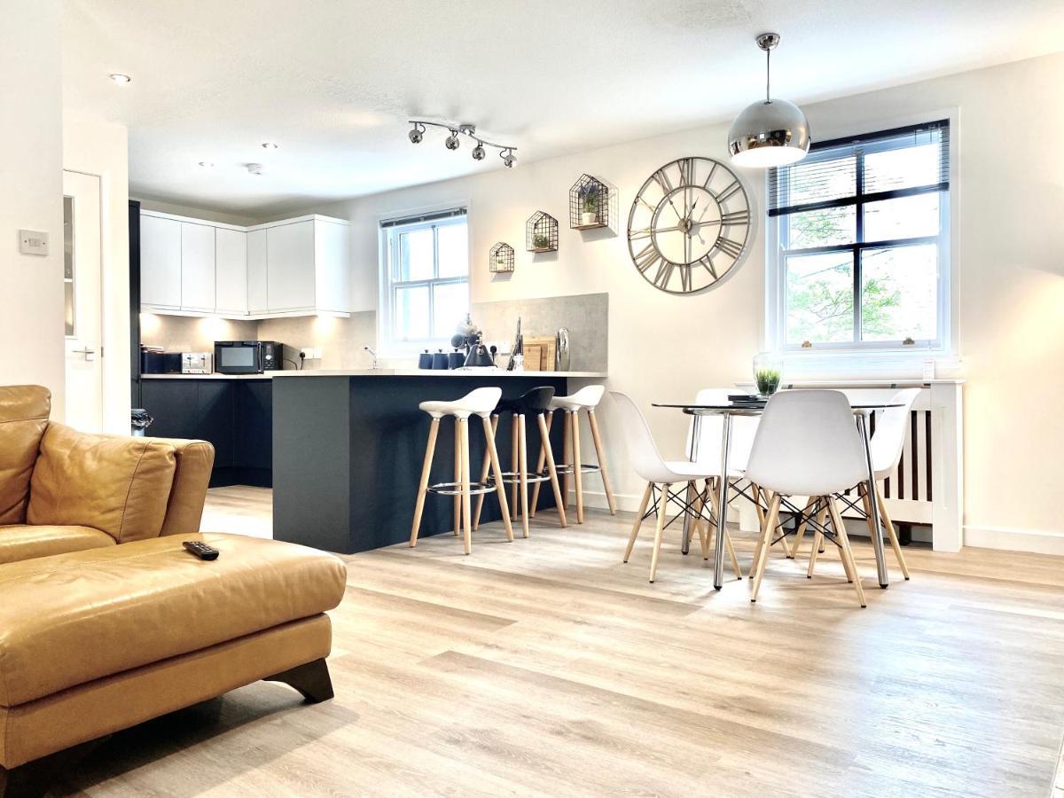 Stylish Central 2 Bedroom Apartment - Free Parking, Free Wifi Оркні Екстер'єр фото