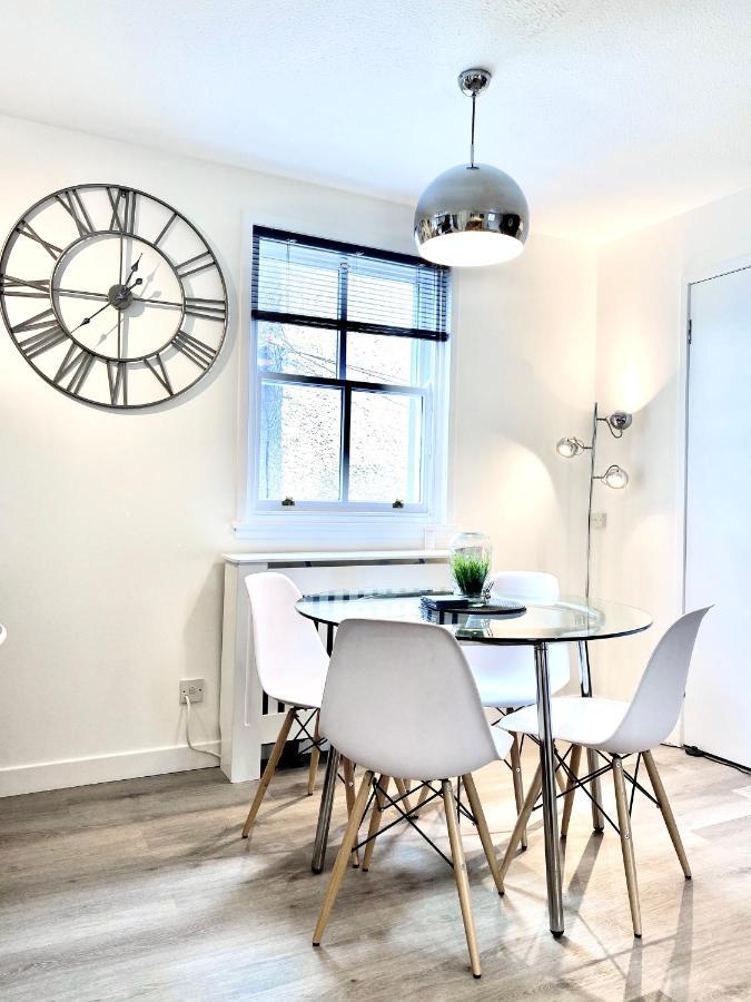 Stylish Central 2 Bedroom Apartment - Free Parking, Free Wifi Оркні Екстер'єр фото